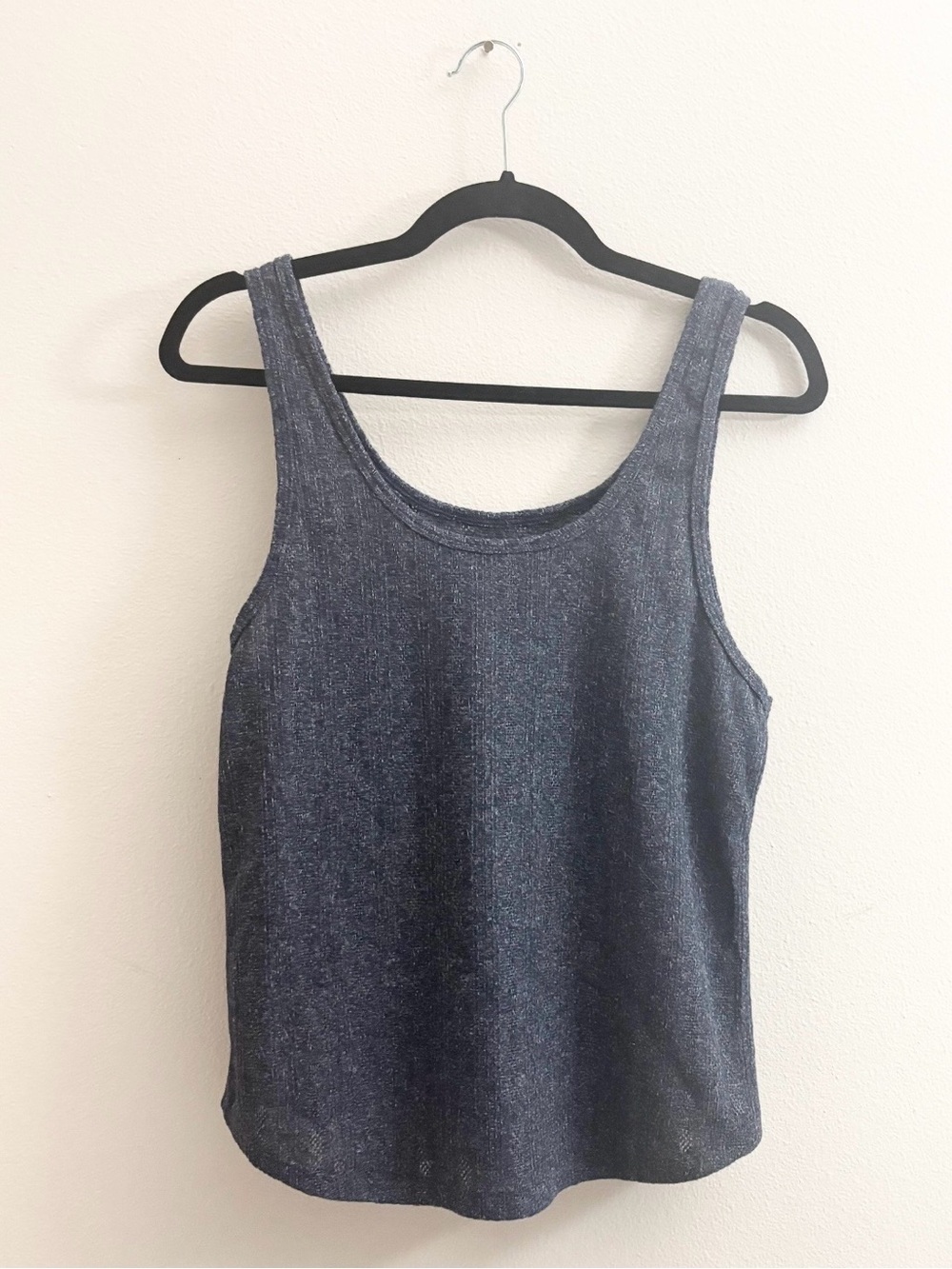 5/$15 🩷 MUST BUNDLE Live 2 Lounge Classic Scoop Neck Tank Top In Dark Navy